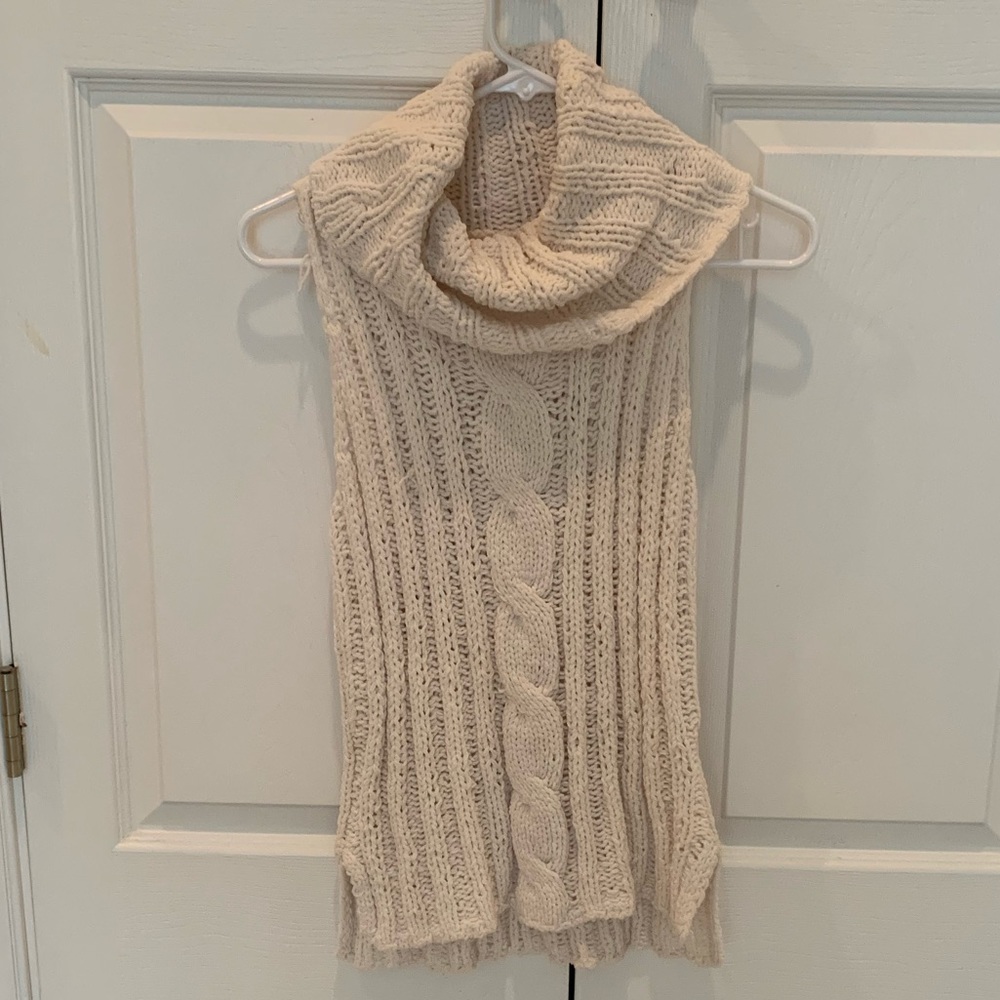 NWOT BB Dakota Turtleneck Sweater Top